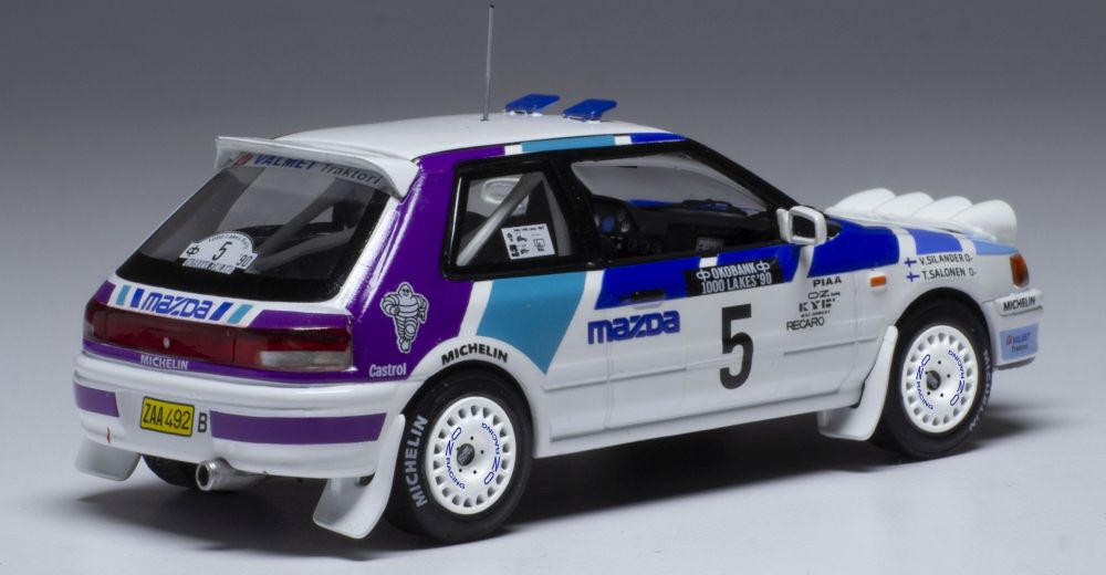 Mazda 323 GT-X #5 T.Salonen - Rallye 1000 Lacs 1990 - IXO 1/43 - Neuf Vitrine